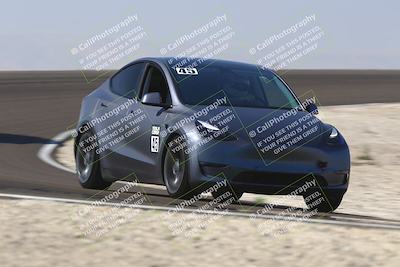 media/Nov-08-2025-Speed Ventures (Sat) [[1c7a6332f5]]/TC B/Session 2 (Turn 2)/